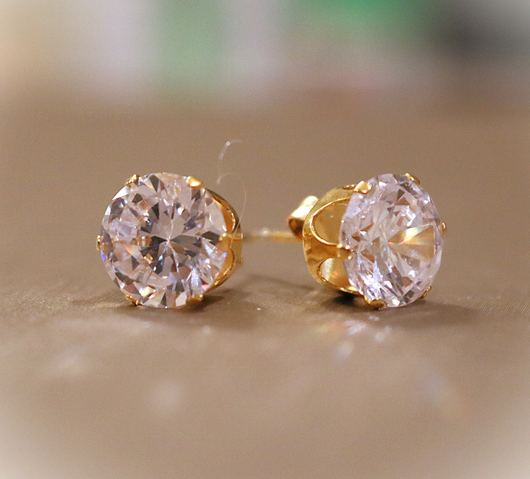 Solitaire Stud Earirngs